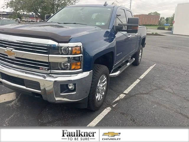 2017 Chevrolet Silverado 2500HD LT 4WD photo