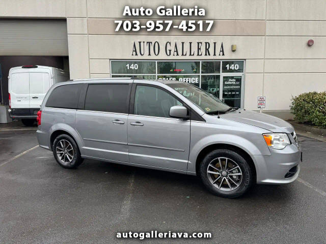 2017 Dodge Grand Caravan SXT FWD photo
