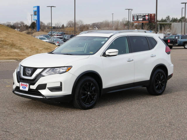 2017 Nissan Rogue SV AWD photo