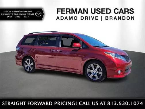 2017 Toyota Sienna SE FWD photo