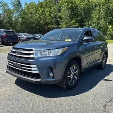 2017 Toyota Highlander XLE AWD photo