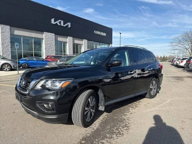 2017 Nissan Pathfinder SL FWD photo