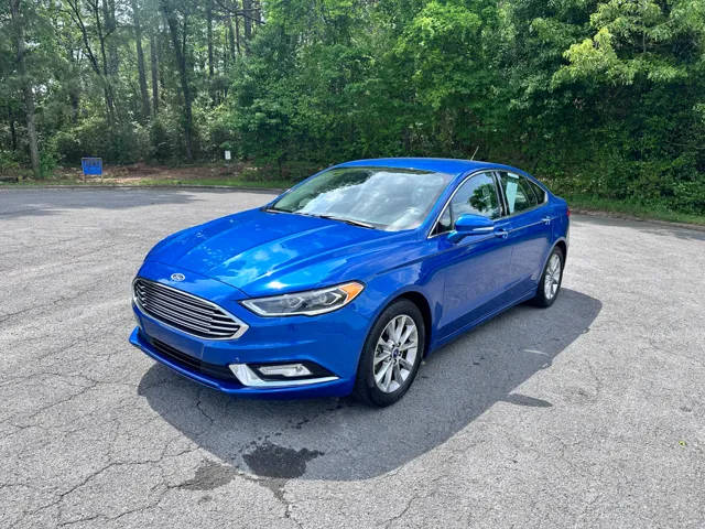 2017 Ford Fusion SE FWD photo