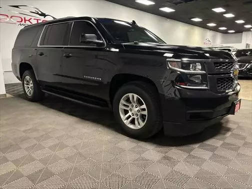 2017 Chevrolet Suburban LT 4WD photo