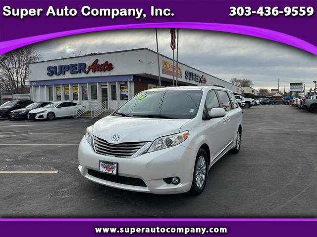 2017 Toyota Sienna XLE FWD photo