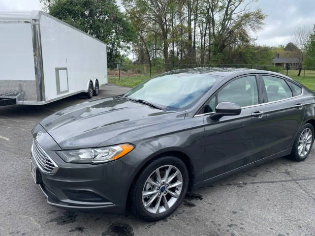 2017 Ford Fusion SE FWD photo