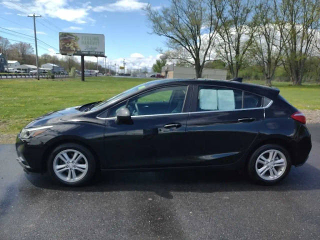 2017 Chevrolet Cruze LT FWD photo