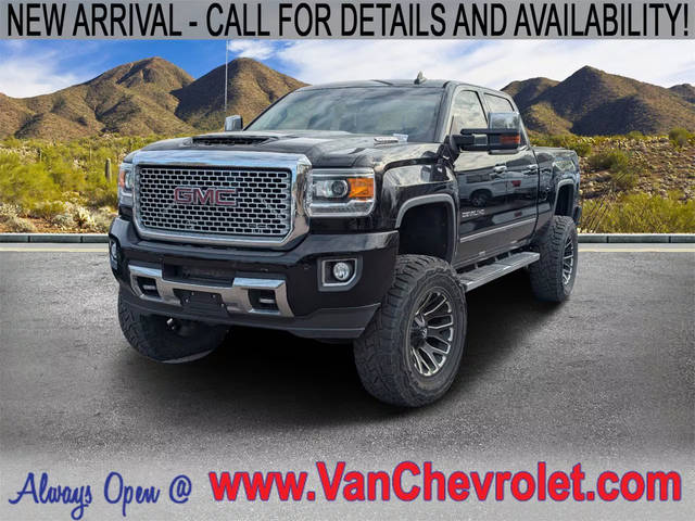 2017 GMC Sierra 2500HD Denali 4WD photo