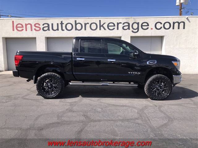 2017 Nissan Titan SV 4WD photo