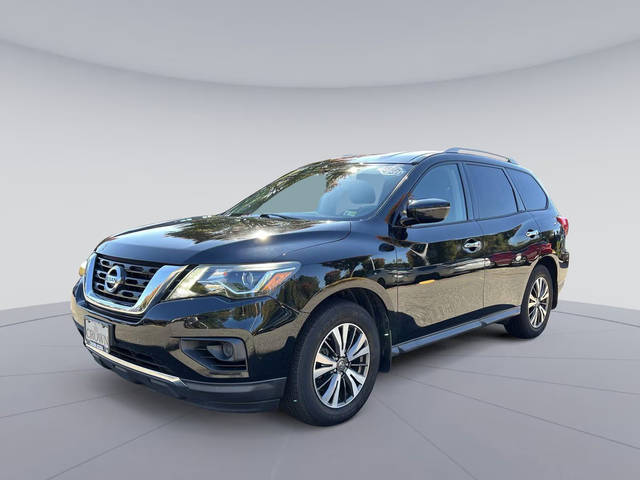 2017 Nissan Pathfinder S FWD photo