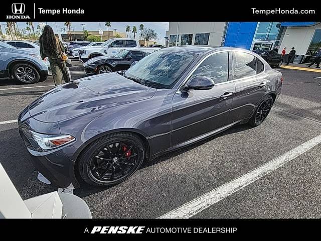 2017 Alfa Romeo Giulia  RWD photo