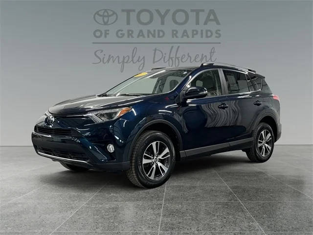 2017 Toyota RAV4 XLE AWD photo