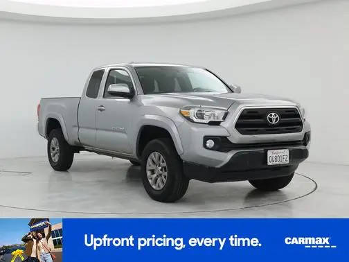 2017 Toyota Tacoma SR5 4WD photo
