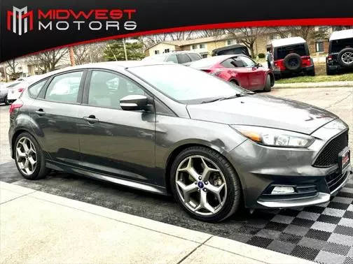 2017 Ford Focus ST FWD photo