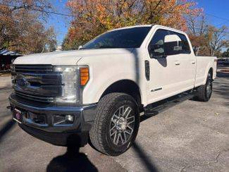 2017 Ford F-350 Super Duty Lariat 4WD photo