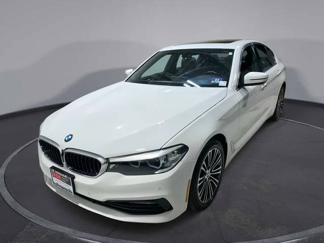 2017 BMW 5 Series 530i xDrive AWD photo