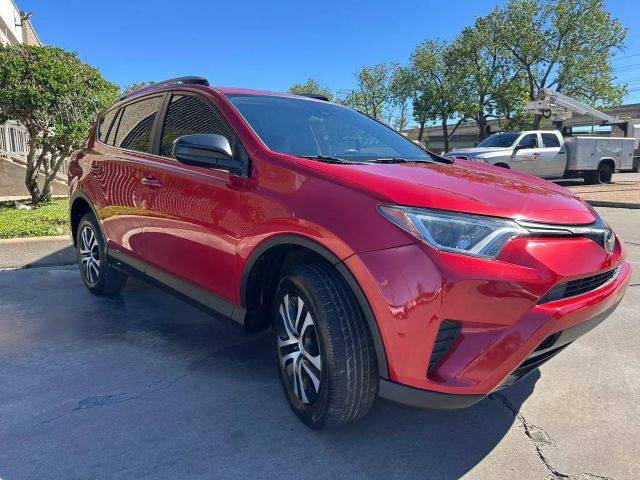 2017 Toyota RAV4 LE FWD photo