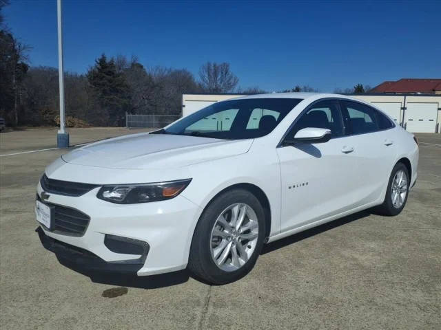 2017 Chevrolet Malibu LT FWD photo