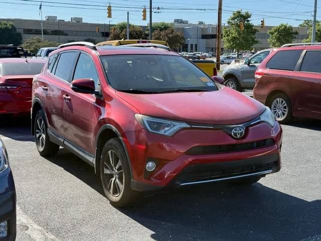 2017 Toyota RAV4 XLE FWD photo