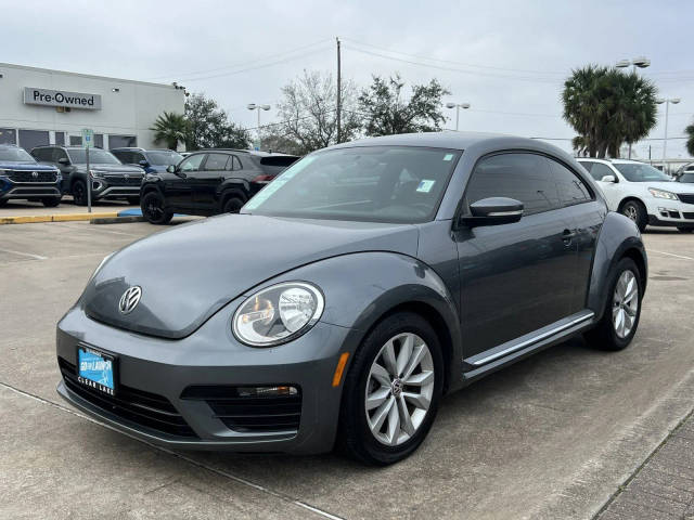 2017 Volkswagen Beetle 1.8T Classic FWD photo