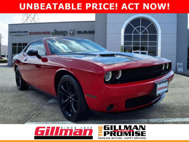 2017 Dodge Challenger SXT RWD photo
