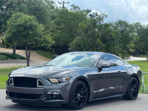 2017 Ford Mustang GT RWD photo
