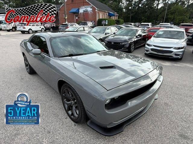 2017 Dodge Challenger SXT RWD photo