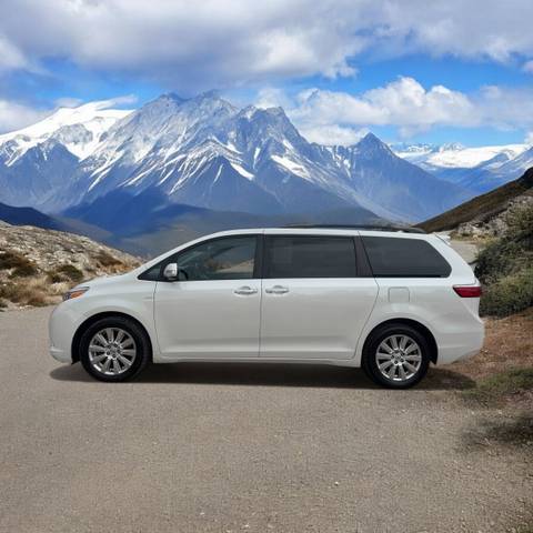 2017 Toyota Sienna Limited Premium AWD photo