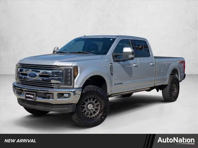 2017 Ford F-250 Super Duty Lariat 4WD photo