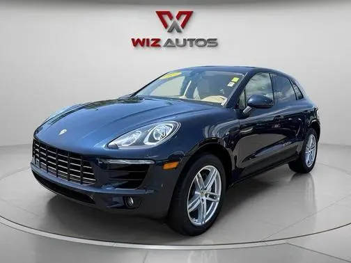 2017 Porsche Macan AWD photo
