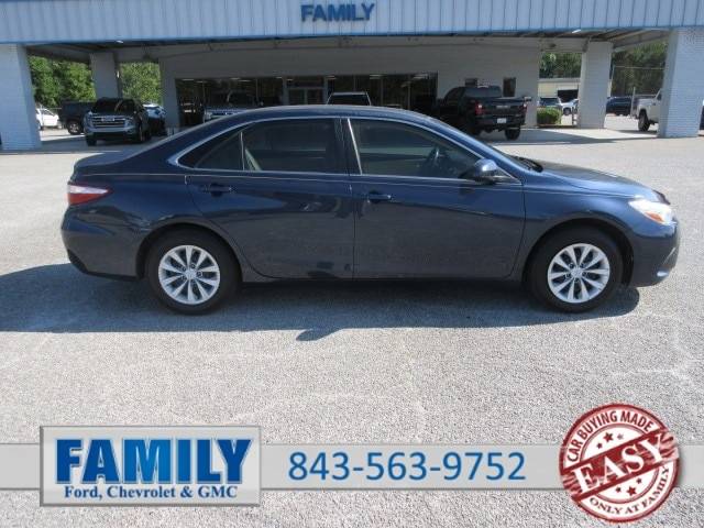 2017 Toyota Camry LE FWD photo