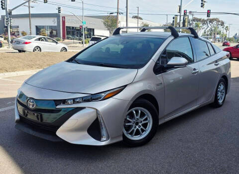 2017 Toyota Prius Prime Plus FWD photo