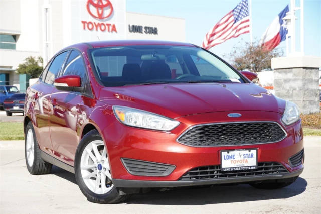 2017 Ford Focus SE FWD photo