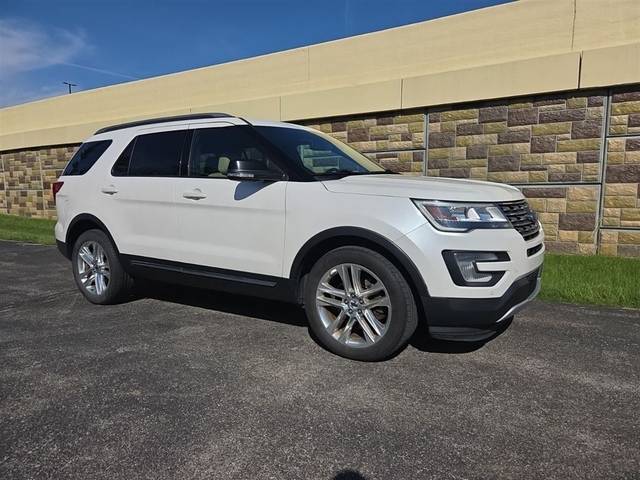 2017 Ford Explorer XLT 4WD photo