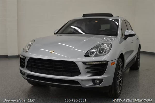 2015 Porsche Macan S AWD photo