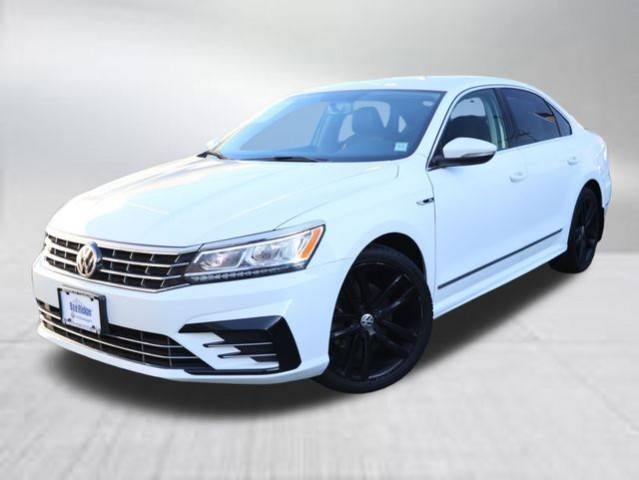 2017 Volkswagen Passat R-Line w/Comfort Pkg FWD photo