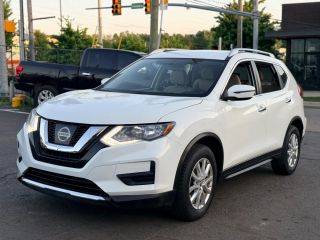 2017 Nissan Rogue SV FWD photo