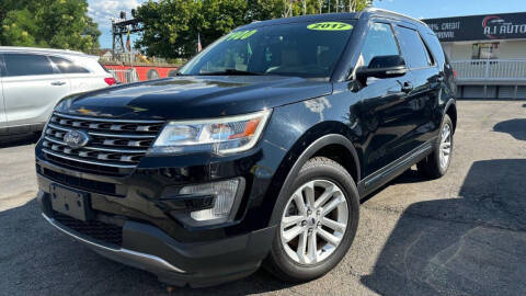 2017 Ford Explorer XLT FWD photo