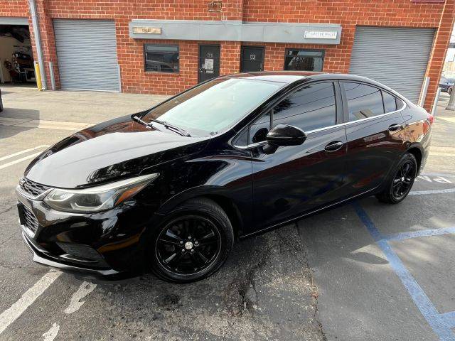 2017 Chevrolet Cruze LT FWD photo