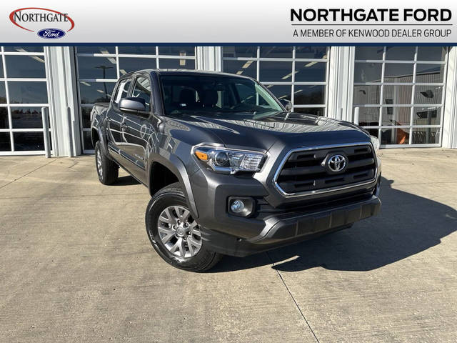 2017 Toyota Tacoma SR5 4WD photo