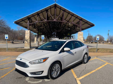 2017 Ford Focus Titanium FWD photo