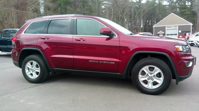 2017 Jeep Grand Cherokee Laredo 4WD photo