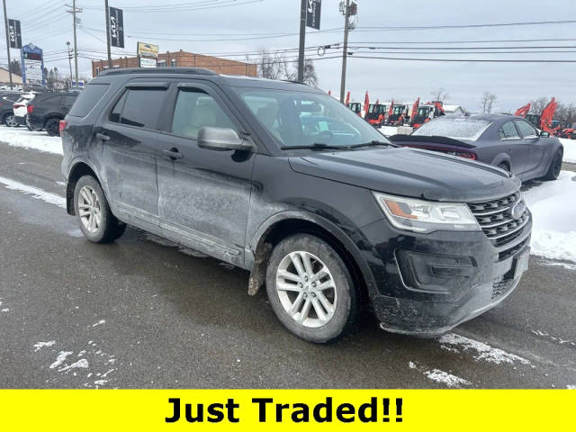 2017 Ford Explorer Base 4WD photo