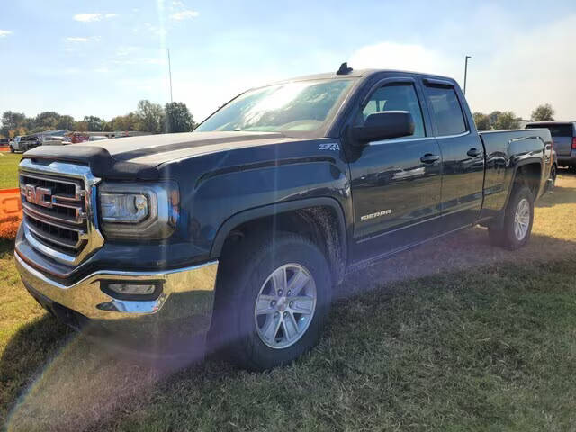 2017 GMC Sierra 1500 SLE 4WD photo