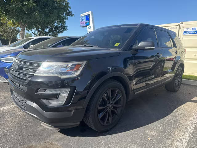 2017 Ford Explorer XLT FWD photo