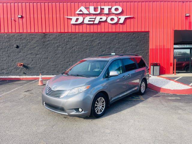 2017 Toyota Sienna XLE FWD photo
