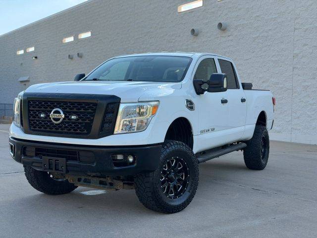 2017 Nissan Titan XD S 4WD photo
