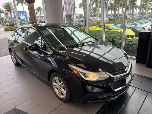 2017 Chevrolet Cruze LT FWD photo