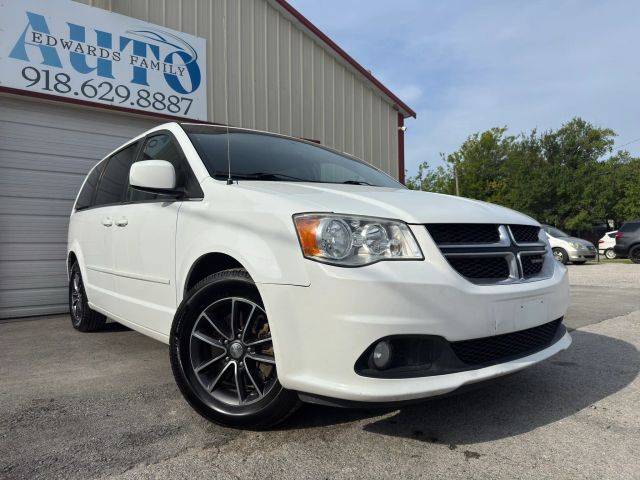 2017 Dodge Grand Caravan SXT FWD photo