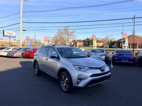 2017 Toyota RAV4 XLE AWD photo